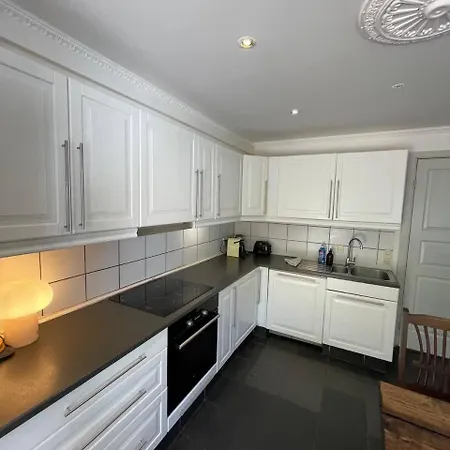 Fully Furnished With Shared Kitchen And Bathroom8