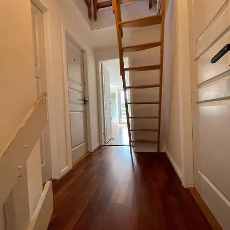 Fully Furnished With Shared Kitchen And Bathroom8 Apartment *