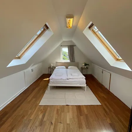 Fully Furnished With Shared Kitchen And Bathroom8 *