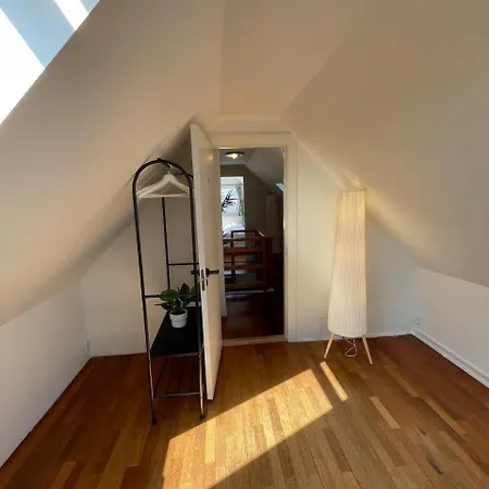 Apartment Fully Furnished With Shared Kitchen And Bathroom8
