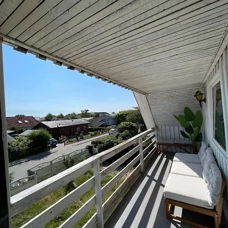 Fully Furnished With Shared Kitchen And Bathroom8 Apartment *